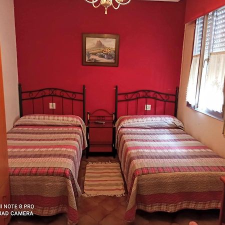 Fabero Pension La Parada מראה חיצוני תמונה