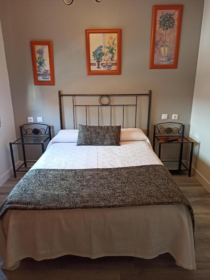 Fabero Pension La Parada מראה חיצוני תמונה